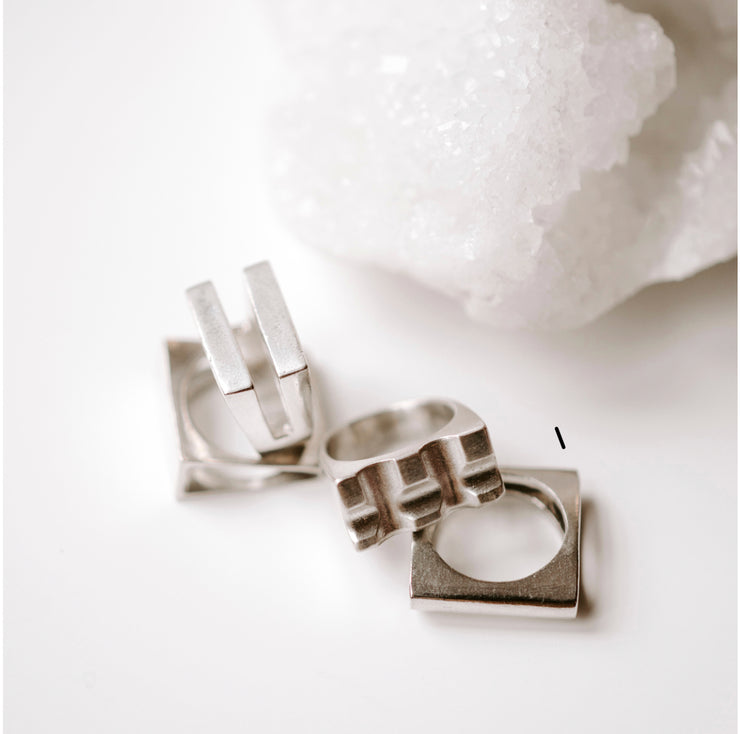 Spaces Oval Ring