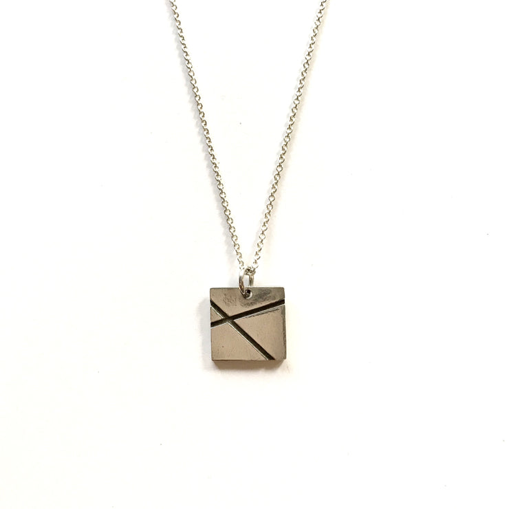 Mini Peck pendant