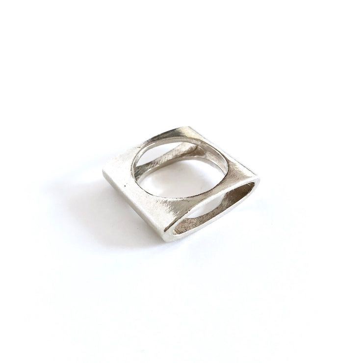 Spaces Oval Ring